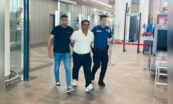 Interpol Listesindeki Firari, Pasaport Kontrolünde Yakalandı