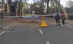 Sarıyer Eski Büyükdere Caddesi'nde Yolda Çökme Meydana Geldi, Trafik Kapandı