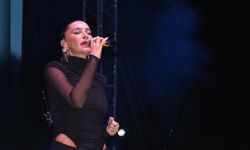 Sıla, Antalya'da Unutulmaz Bir Konser Verdi