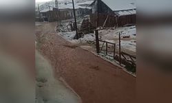 Sivas'ta Yoğun Sağanak ve Dolu Yağışı Sele Yol Açtı