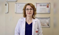 Uzmanlar Uyarıyor: Bebekleri Sallamak ve Zıplatmak Ciddi Sağlık Riskleri Taşıyor