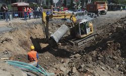 Sarıyer'deki Çöken Yolda Altyapı Çalışmaları Hız Kesmeden Devam Ediyor