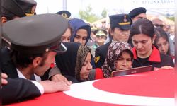 Afyonkarahisar Şehidini Gözyaşlarıyla Son Yolculuğuna Uğurladı