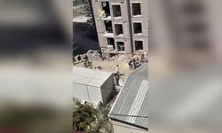 Gaziosmanpaşa'da İnşaat İşçileri Arasında Taşlı Sopalı Kavga Kamerada