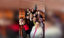 43 yaşında üniversitede okumaya karar veren kadın kızını örnek aldı