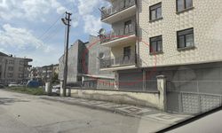 6 yaşındaki Ensar 1'inci katın balkonundan düşerek yaralandı