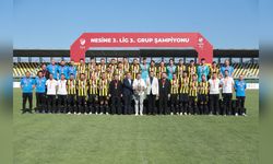 Aliağa'da futbolculara kupa sevinci yaşandı