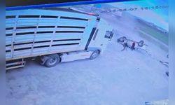 Bingöl'de otomobil ile kamyonetin çarpışması sonucu 7 kişi yaralandı