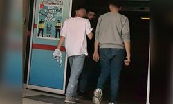 Sokakta laf atma tartışmasında bıçakla yaralanan genç hastaneye kaldırıldı