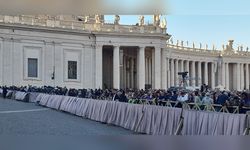 Papalık seçimi süreci resmen başladı
