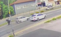 Motosikletin tellere çarpması sonucu takla attığı kaza kameraya yansıdı