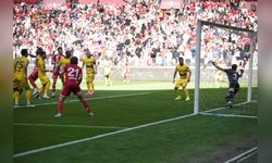 Samsunspor, Eyüpspor Karşısında İlk Yarıyı 1-0 Önde Tamamladı