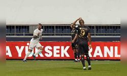 Trendyol Süper Lig'de Kasımpaşa, Trabzonspor Karşısında İlk Yarıyı Önde Tamamladı