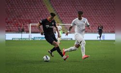Başakşehir, Atakaş Hatayspor Karşısında İlk Yarıyı 2-1 Önde Tamamladı
