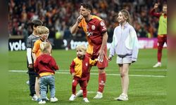 Galatasaray’da Mertens ve Muslera Maç Sonrası Üçlü Poz Verdi