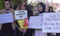 Atanamayan öğretmenler İstanbul İl Milli Eğitim Müdürlüğü önünde eylemde