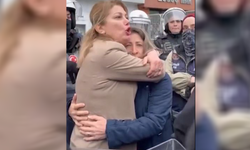 Kadın muhtar gözaltına alınmasın diye sımsıkı sarıldı