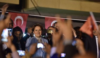 Akşener'in Halk Tv programı, hiç görmediğiniz fotograflar