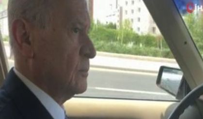 Bahçeli antika aracıyla Ankara turu attı