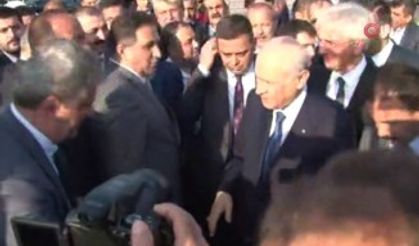 Devlet Bahçeli partililer tarafından Çamlıca gişelerinde karşılandı