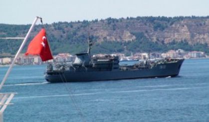 Rus savaş gemisi Çanakkale Boğazı’ndan geçti