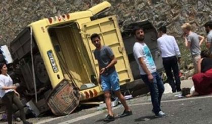 Muğla'da tur otobüsü devrildi; çok sayıda ölü ve yaralı var (5)