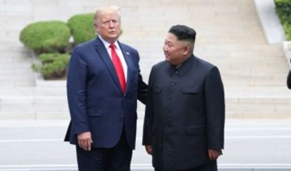 Trump ve Kim silahsızlandırılmış bölgede buluştu