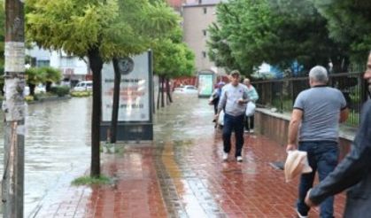 Zonguldak’ta kuvvetli yağış hayatı felç etti