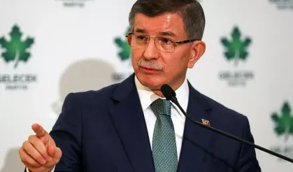 Ahmet Davutoğlu'ndan kayyumlara demokrasi krizi yorumu!