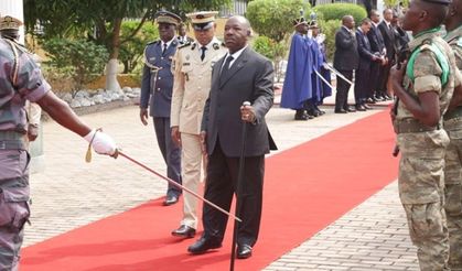 Gabon'da darbe '56 yıllık aile yönetimi devrildi'