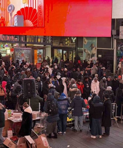 New York'ta Teravih Namazı Coşkusu: Filistin'e Destek Gösterisi