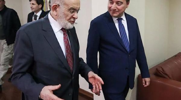 Karamollaoğlu, Babacan'ı parti genel merkezinde ziyaret etti