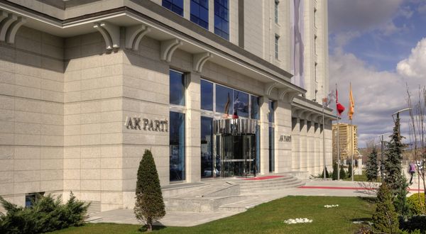 Zincir marketler tartışması büyüyor: AKP’yi kızdıracak “üç harfli” benzetmesi