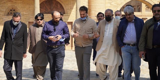 Pakistan Meclis Başkanı ‘Kuruluş Osman’ setini ziyaret etti