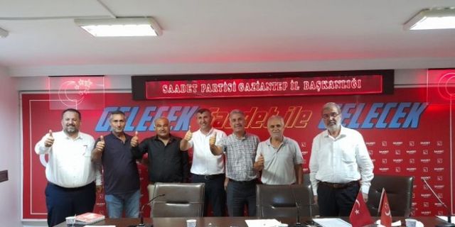 AKP'de büyük çözülme: Saadet Partisi'ne geçtiler