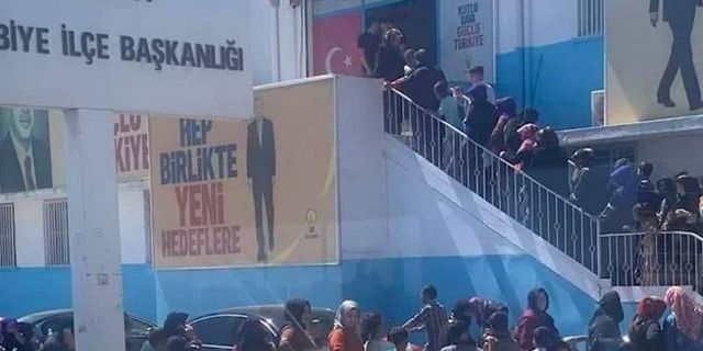 Şanlıurfa’da Erdoğan’ın mitingine böyle seyirci topladılar!