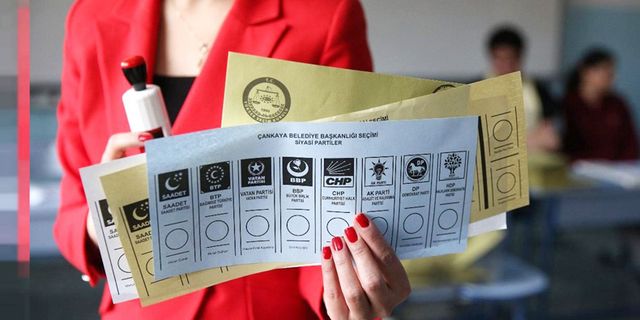 Anketlerden AKP'ye kötü haber: Oylar giderek eriyor!