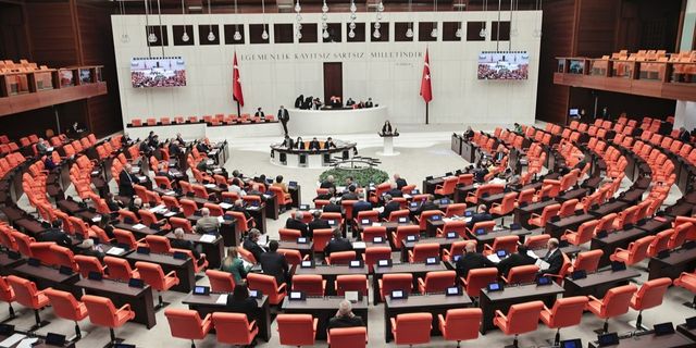 AKP’ye ‘icazetli' 'hamburger’ yanıtı