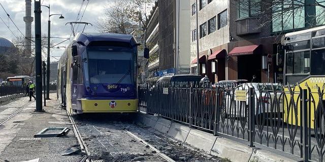 Kabataş'da tramvay raydan çıktı: 4 kişi yaralandı