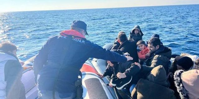 İzmir sularında can pazarı: 113 kaçak göçmen kurtarıldı, 37 kaçak göçmen yakalandı
