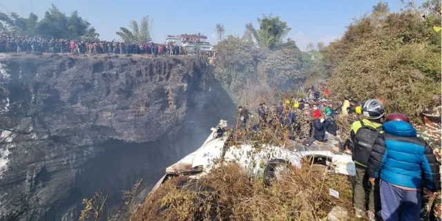 Nepal'deki uçak kazasında 70 kişinin cesedine ulaşıldı