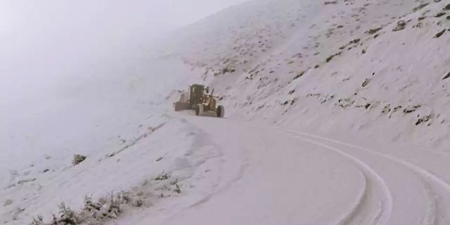 Elazığ'da kardan kapanan 84 köy yoluna ulaşılamıyor