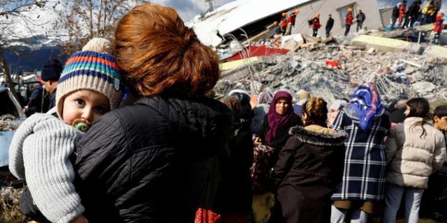 Depremzede kadın ve çocuklar için acil çağrı