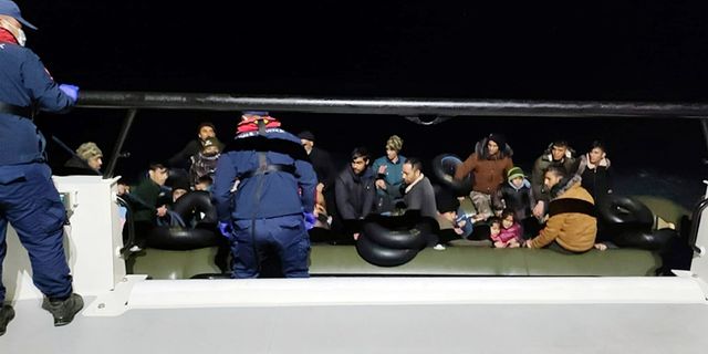 Yunanistan'ın geri ittiği göçmenler Aydın'da kurtarıldı