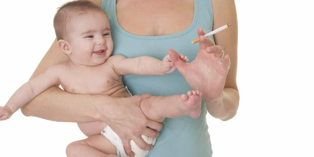 Sigarayı bırakan hamile kadınlar 14 ay sonra tekrar başlıyor