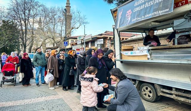 Sinan Ateş'in ruhu için lokma dağıtıldı