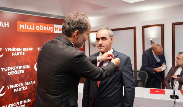 Diyarbakır’lı milletvekili adayına ‘YENİDEN’ rozet töreni yapıldı