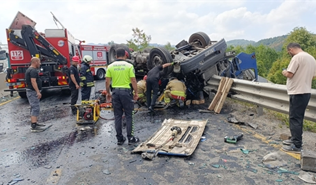 Bolu Dağı'nda Can Pazarı: TIR Otomobillere Çarptı