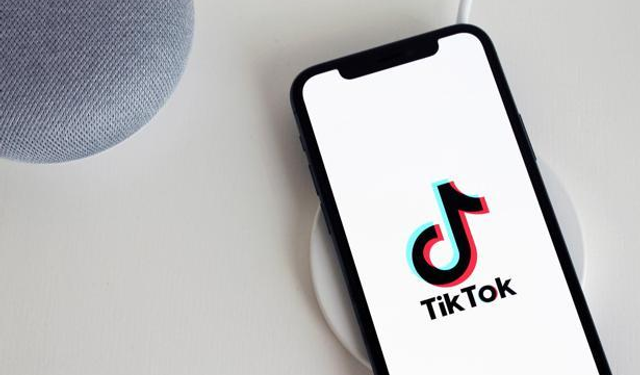 TikTok Yayınları Nedeniyle Genç Kız Sokakta Dövüldü