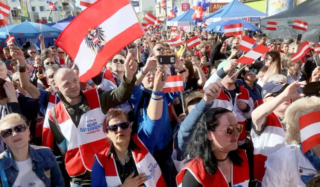 Aşırı sağ taraftar kazanmaya devam ediyor!